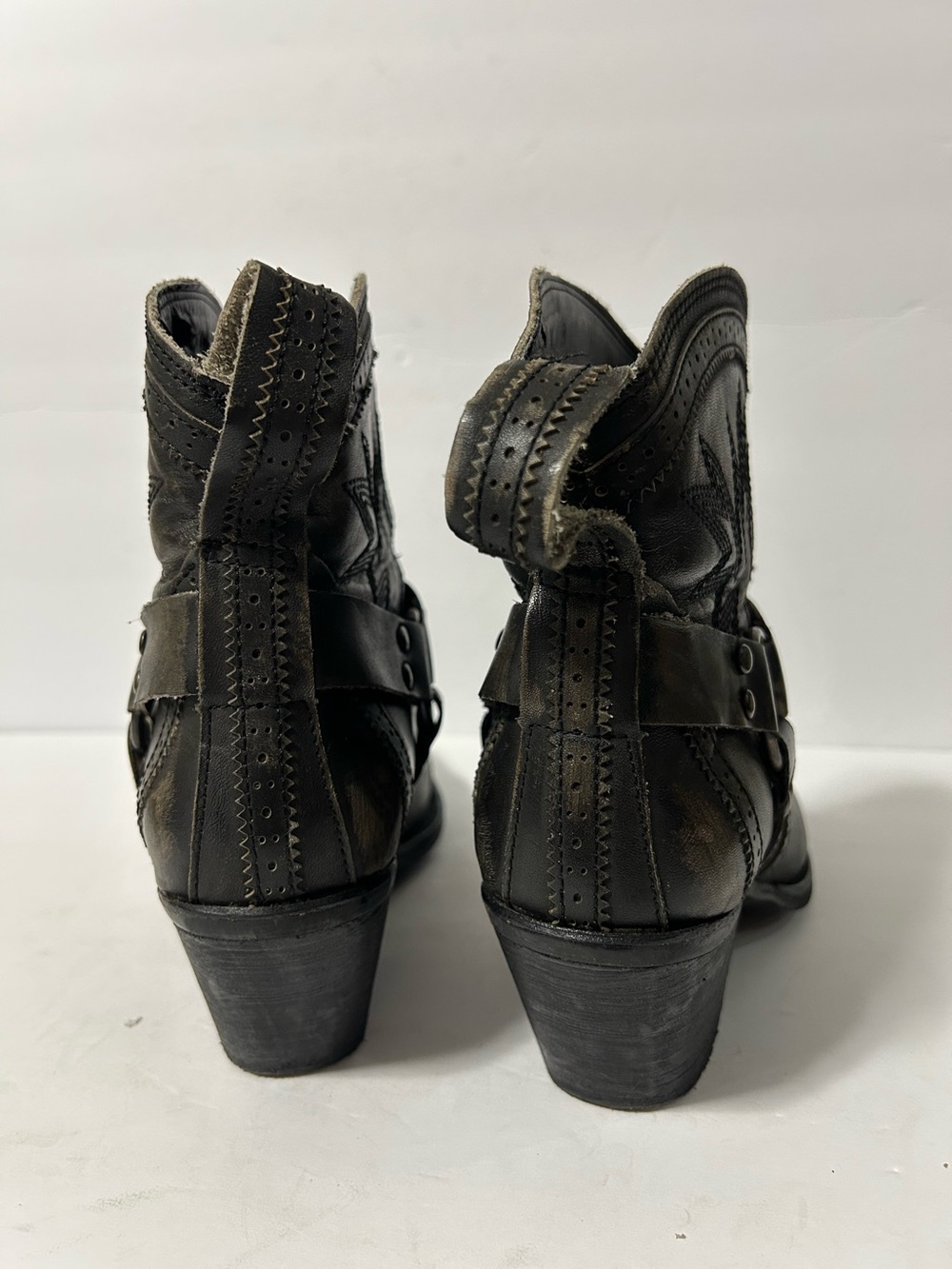 Dingo Gummy Bear DI 747 Women's Distressed Black Leather Ankle Boots 8.5M - Picture 6 of 11